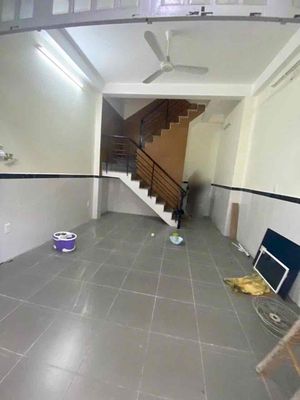 Rent an alley house.