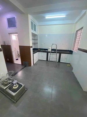 Rent an alley house.