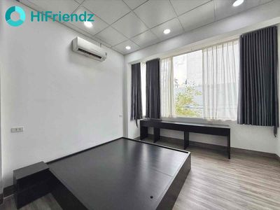 Rent the full interior luxry at the University of Geographer to take the tram.