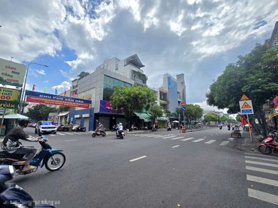 Rent the corner of the 2th Mountain-Tân Phú. area 8 x13-one floor, clear all the time.