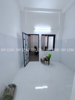 open window- with kitchen shelves- right next to vincom Quang Trung-bv pink