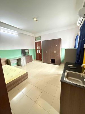 The studio is super wide right over Quốc lộ 13 near mtu gtvt