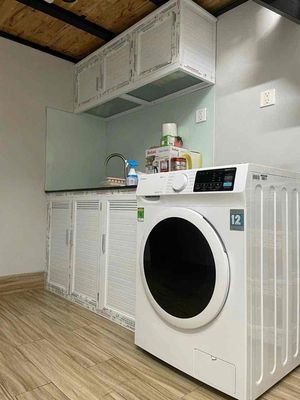 Renting an apartment - the airline academy.
