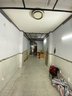 Alleying House (12 meters wide)