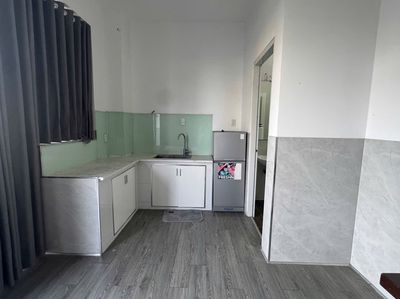Rent the house near the land market, full of furniture.