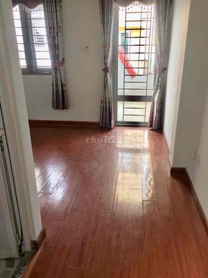 Renting homes, alleys, 243/Tô Hiến Thành, 3 bedrooms, 4 stories, 13rd District 10.