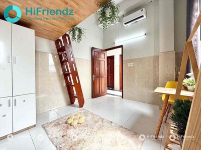 Close by the colleges -- there's a guard -- air conditioning -- good price!