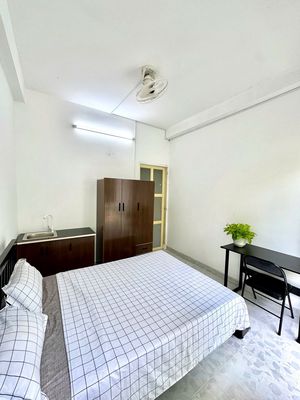 The new room is hard, cheap you're the first person to live in. Nguyễn Kiệm Line
