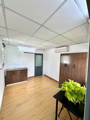 The new room is hard, cheap you're the first person to live in. Nguyễn Kiệm Line
