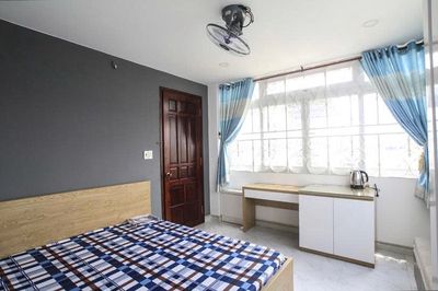 just north of the sea - room full - window - full comfort