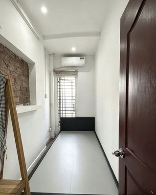 Super 2 bedrooms at the old east bus stop - full interior - sky-door kitchen