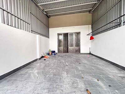 Cg Cho rents a refrigerator road.41 has a yard for a car. 7 areas: 440 x22 m