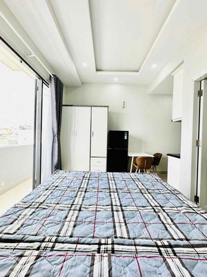 High-end service apartment right on Blue Fish.