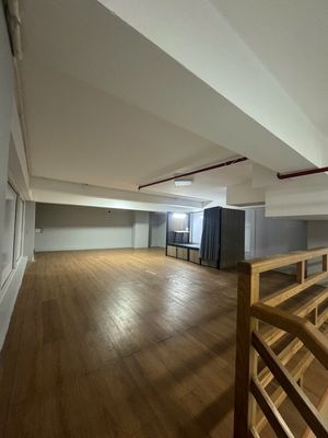 - 80 M2 - Full interior