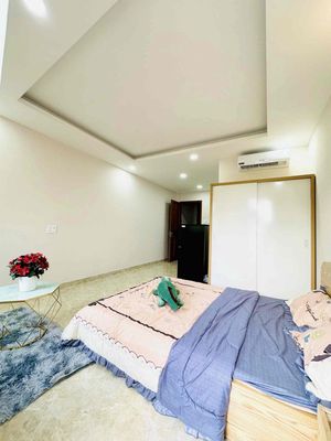It's the owner of the apartment that rents Bình Thạnh full house.