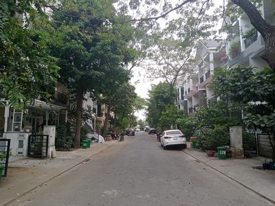 Rent a corner 10 x 15 mbm Park Riverside 3 floors near vx Interstate