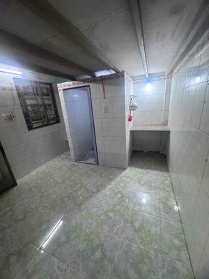 Clean motel, cool, secure, near the new DaM market.