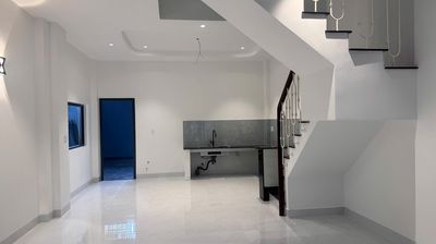 Renting a new house on 2 Trường Thọ-four car-way bedrooms- 18 million a month.