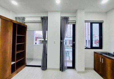 renting his own balcony studio