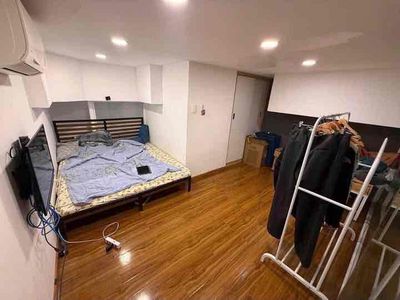 The service apartment is right near the commercial university.