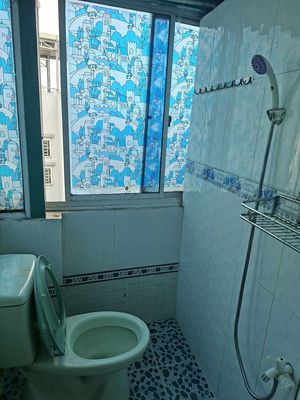 A one-man motel room.