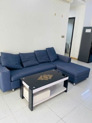 Rent an Era Town apartment. Block A1 senior, 89 m2 3 bedrooms full of furniture. It's 12 million.