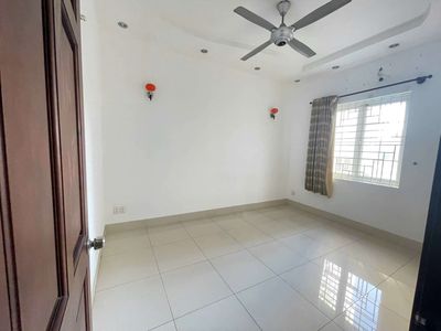 House 8 X20, ground 3 floors, 5 bedroom 5 toilets