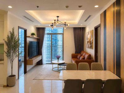 Three bedrooms. Two park-view toilets. Landmark 81.