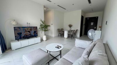 Rent two bedrooms next to Vincom, heading for the cool house, full comfort.