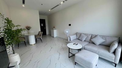 Rent two bedrooms next to Vincom, heading for the cool house, full comfort.
