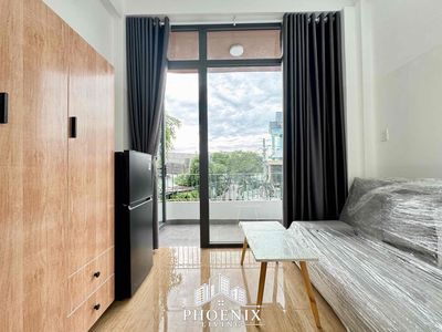 The new balcony studio -- full interior -- three minutes from University Gtvt.