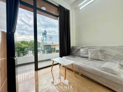 The new balcony studio -- full interior -- three minutes from University Gtvt.