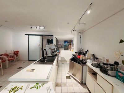 Rent 33/1 D Đặng Văn Ngữ qpn -6 X17 M, for flexible rent from 30 million
