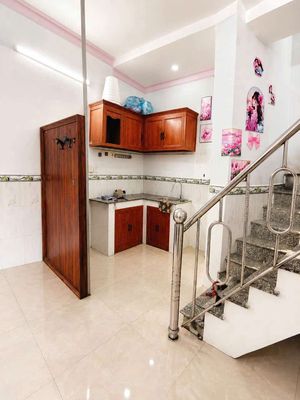 Rent the original house, the old city, District 12.