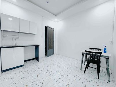 apartment 2 is super wide - full furniture - drug - market woman