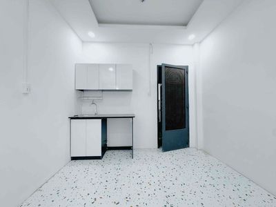 apartment 2 is super wide - full furniture - drug - market woman