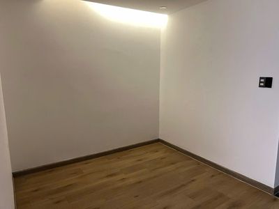 Rent Oto 4 x12 near An Yang Wang and Võ Văn Kiệt