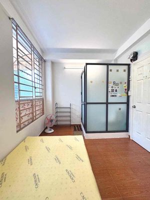 The large window room of the basic interior toilet