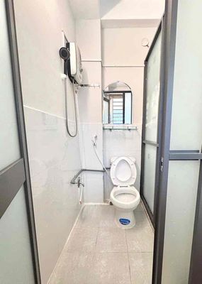 The large window room of the basic interior toilet