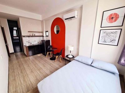 Service apartment, elevator, security 24/7 cold water, alleyway.