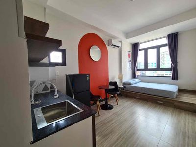 Service apartment, elevator, security 24/7 cold water, alleyway.