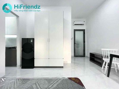 A full-in-the-light interior of the bedroom, if you just put your suitcase in.