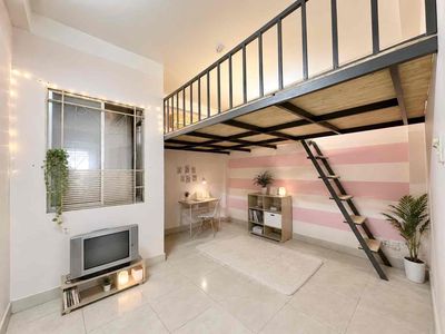 Renting a cheap GHP near the Three Houses, encyclopedia