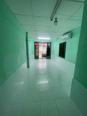 Front floor, dead end 3rd.