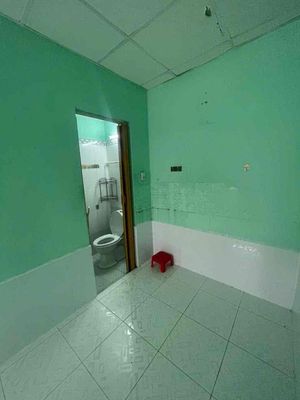 Front floor, dead end 3rd.