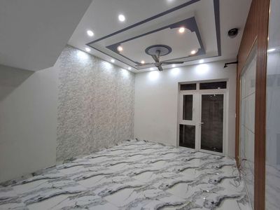 The new Âu Cơ 4-story elevator.