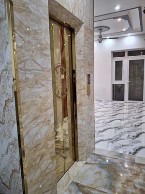 The new Âu Cơ 4-story elevator.