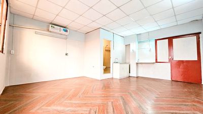 The plane room, the air conditioning, the kitchen, next to the Law, the Great!
