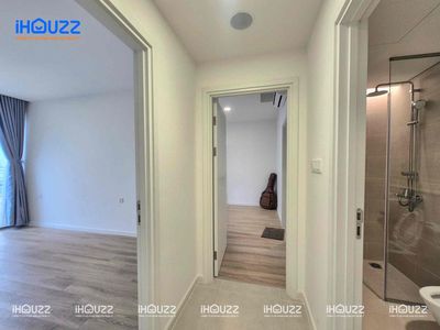 Two bedrooms, two basic interior toilets, only 13 million a month.