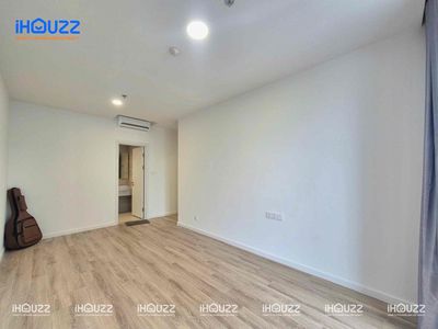 Two bedrooms, two basic interior toilets, only 13 million a month.
